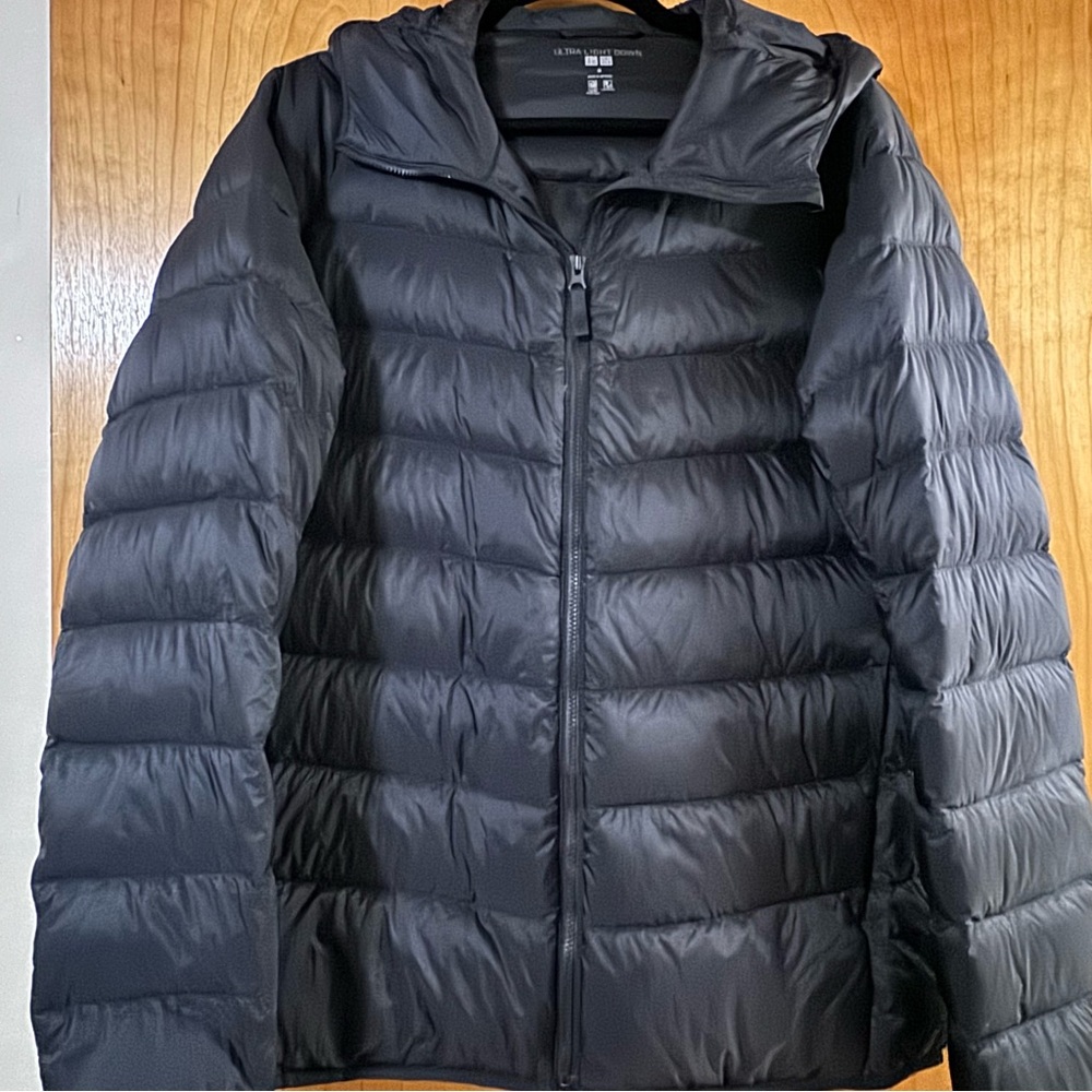 Uniqlo Men's Black Puffer Jacket